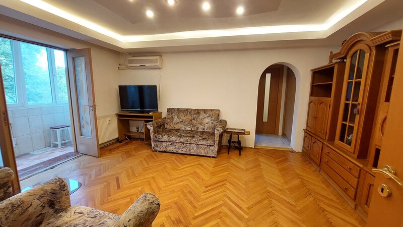 Titan, 10 minute mers metrou Titan, apropiere bd. Basarabia