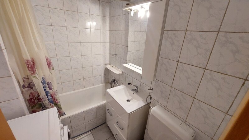 Titan, 10 minute mers metrou Titan, apropiere bd. Basarabia